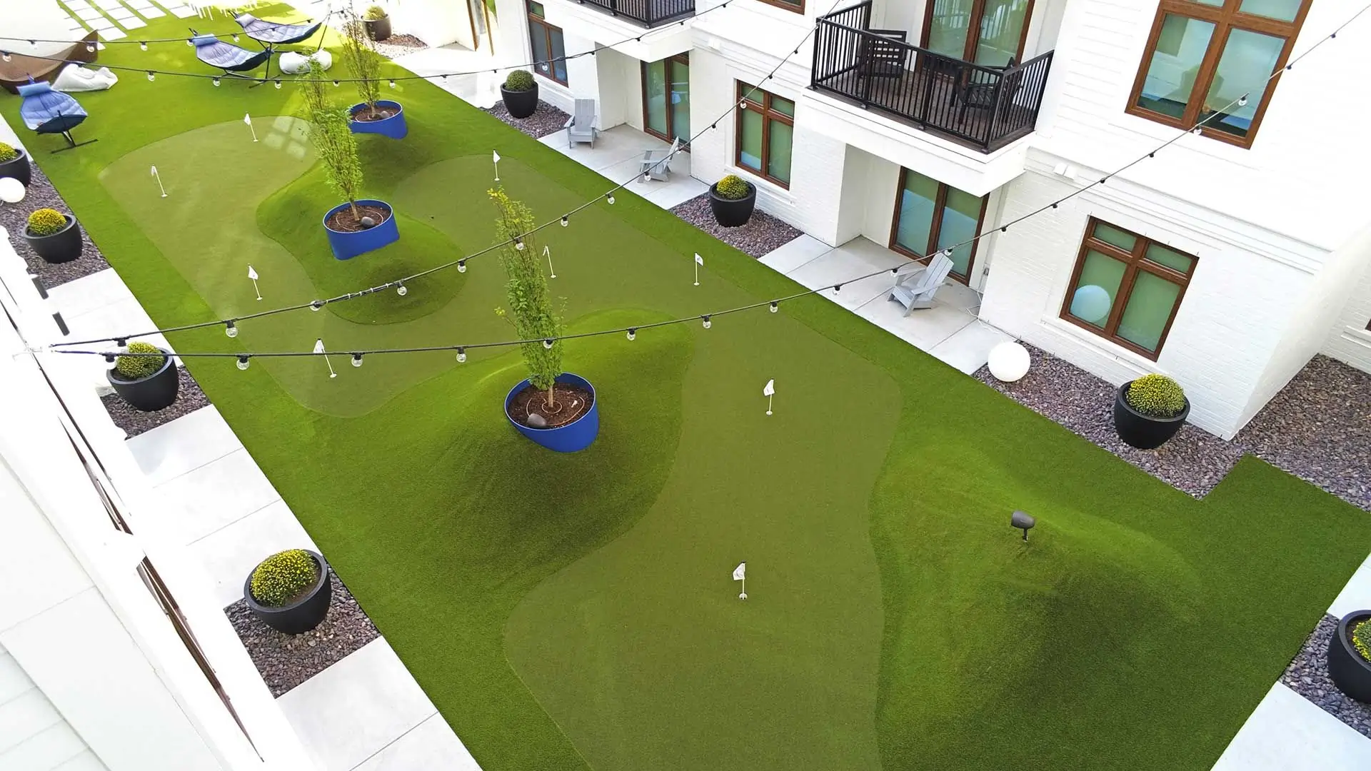 apartment putting green